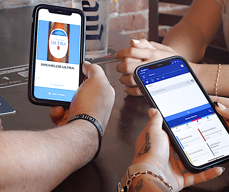 Server using Union Pocket at a hospitality table
